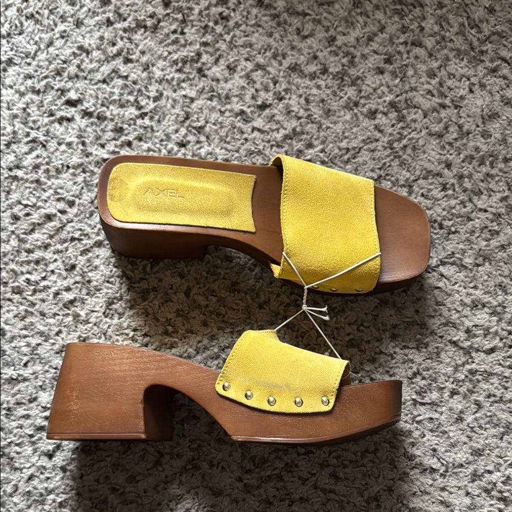 Axel suede sandals